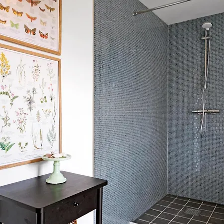 Lovely In With Wifi بيت للعطل *