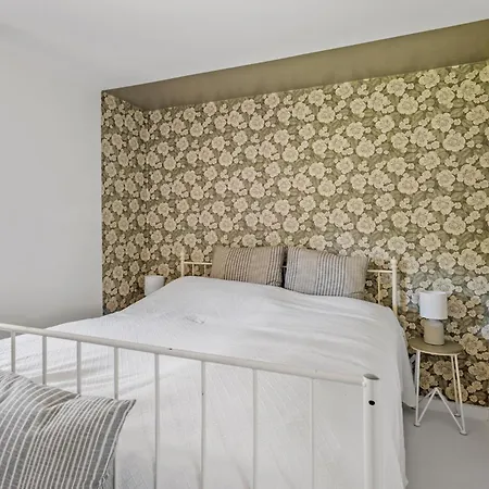 Lovely In With Wifi بيت للعطل *