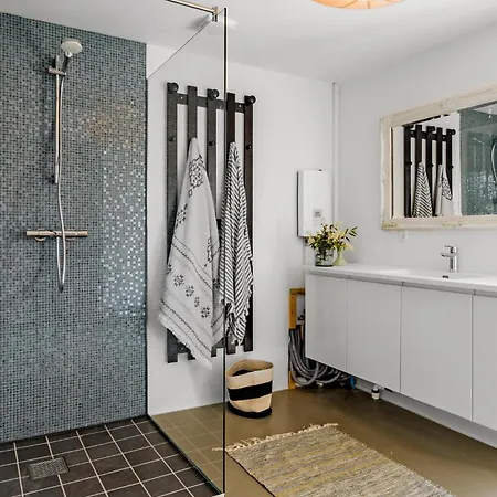 Lovely In With Wifi بيت للعطل *